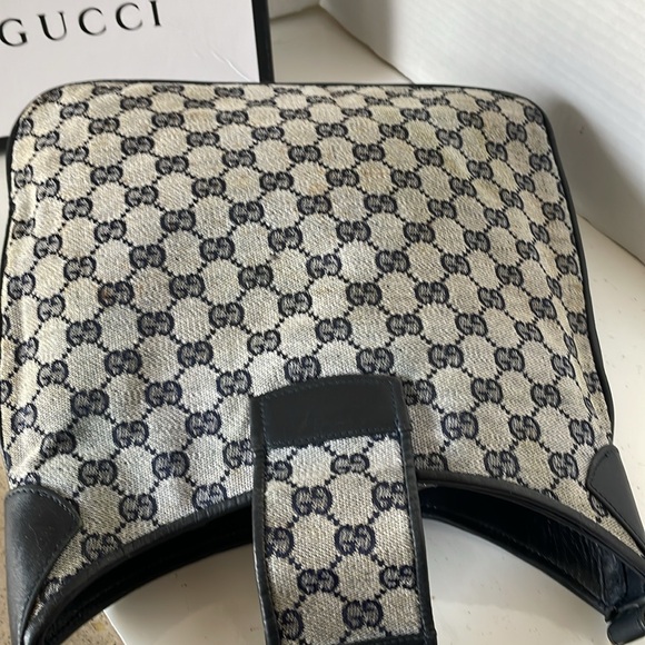 Authentic Gucci Canvas/Leather Shoulder Bag. - Picture 8 of 17